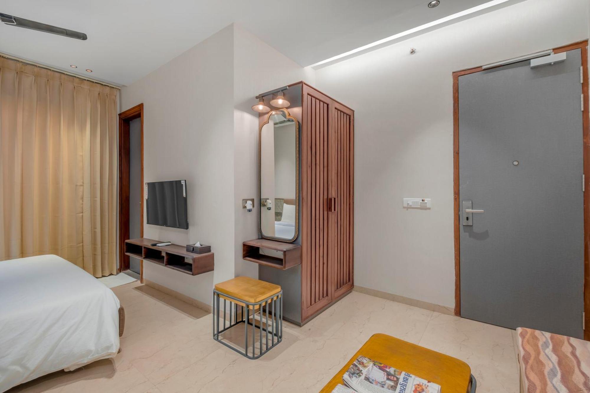 Hotel Hari Om Residency 800 Meters From Ram Mandir Ayodhya Exterior foto