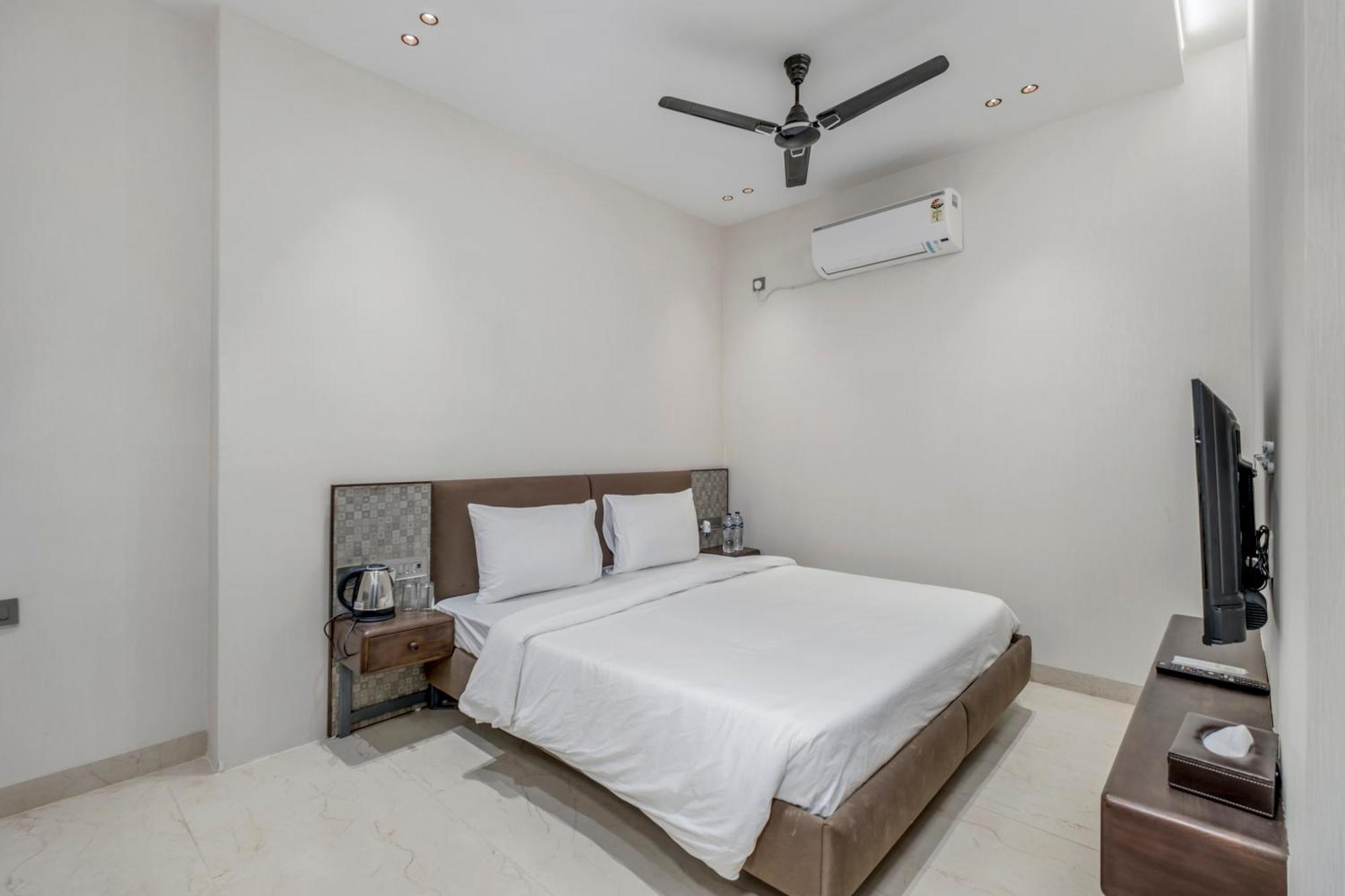 Hotel Hari Om Residency 800 Meters From Ram Mandir Ayodhya Exterior foto